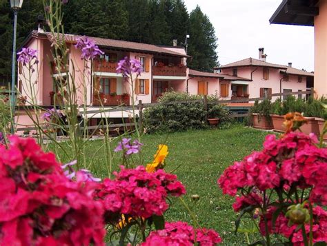 Hotel Edelweiss, San Zeno di Montagna (updated .